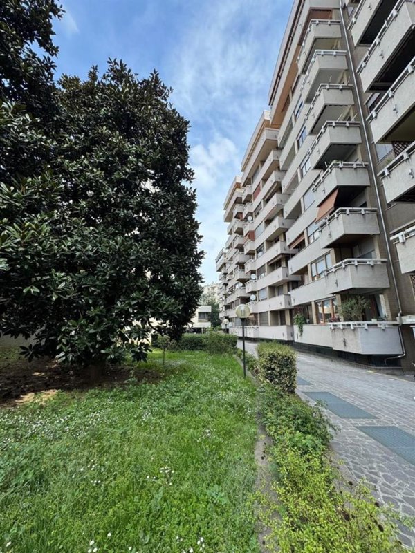 appartamento in vendita a Monza in zona Centro Storico