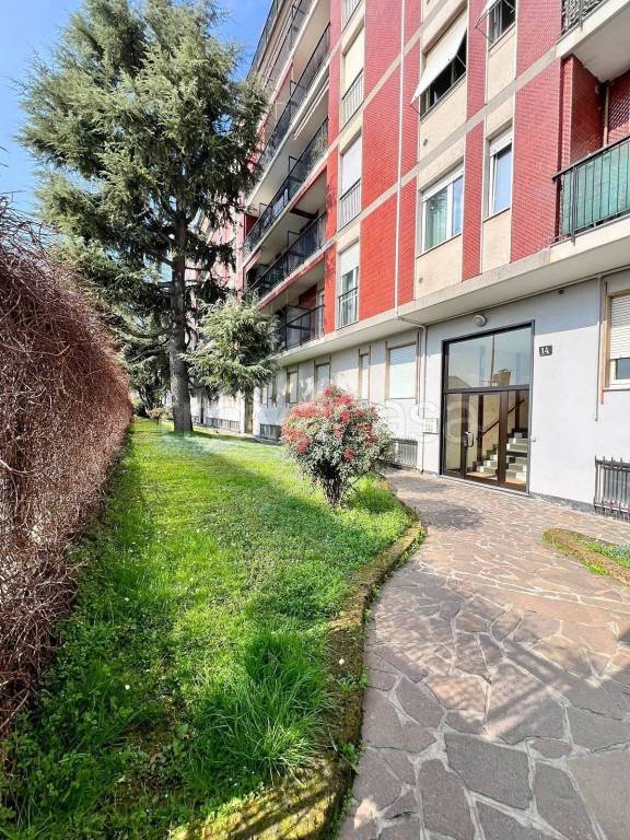 appartamento in vendita a Monza in zona Centro Storico