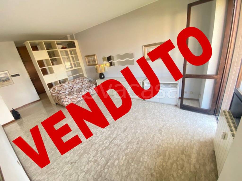 appartamento in vendita a Monza in zona Centro Storico