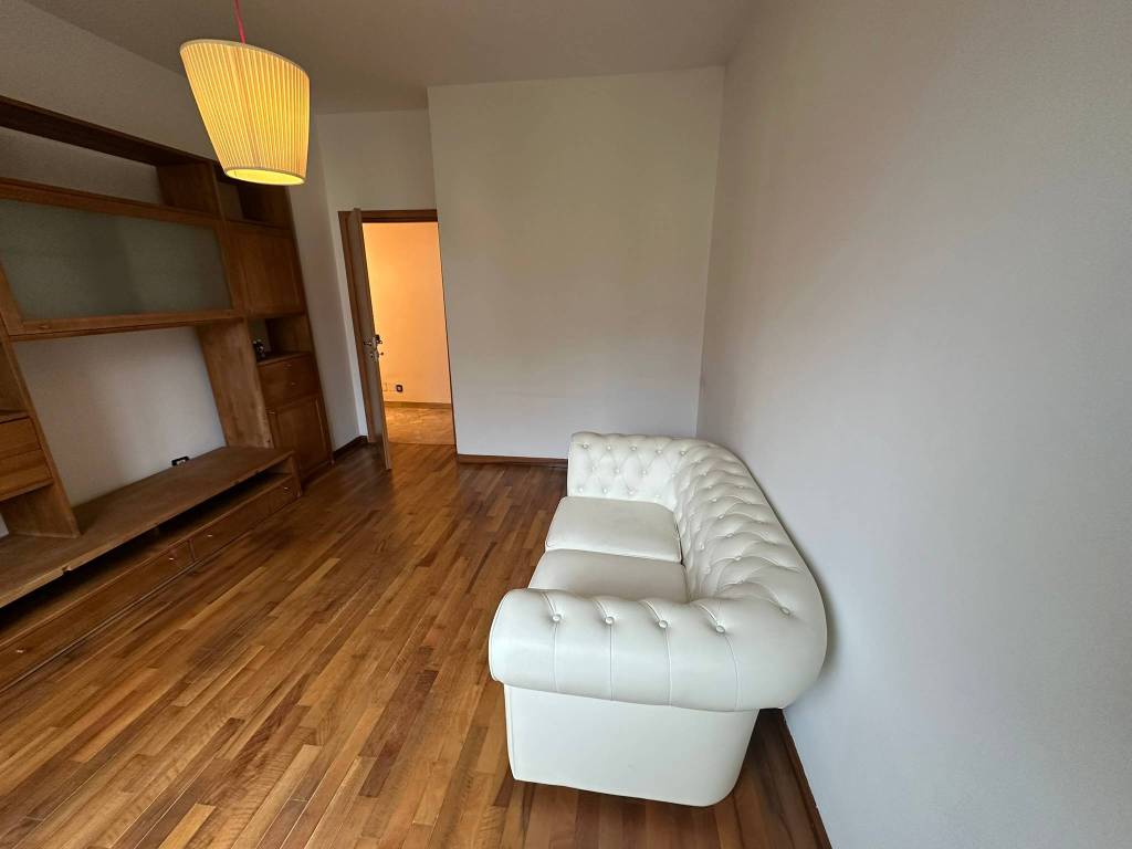 appartamento in vendita a Monza in zona Centro Storico