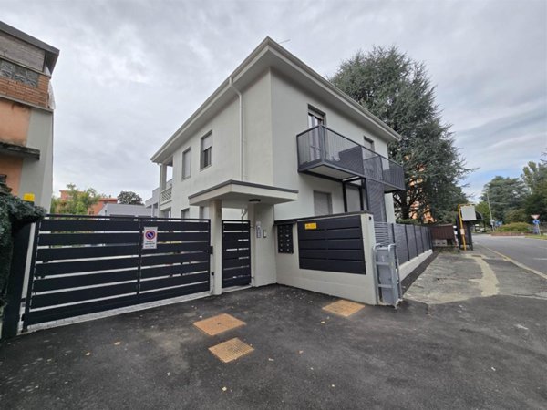 casa indipendente in vendita a Monza in zona Ospedale San Gerardo