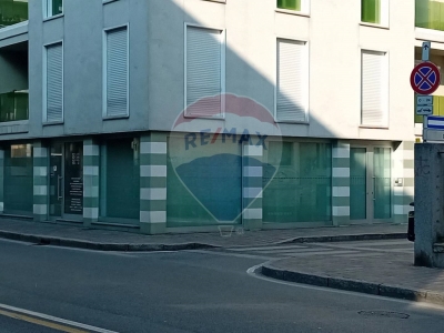 ufficio in vendita a Monza in zona Centro Storico