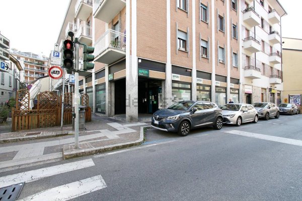 negozio in vendita a Monza