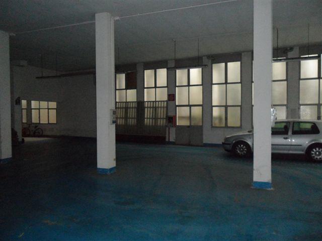 locale di sgombero in vendita a Monza