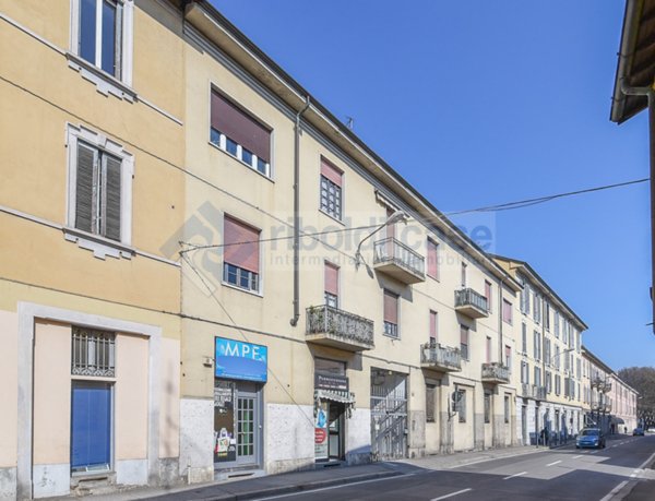 negozio in vendita a Monza