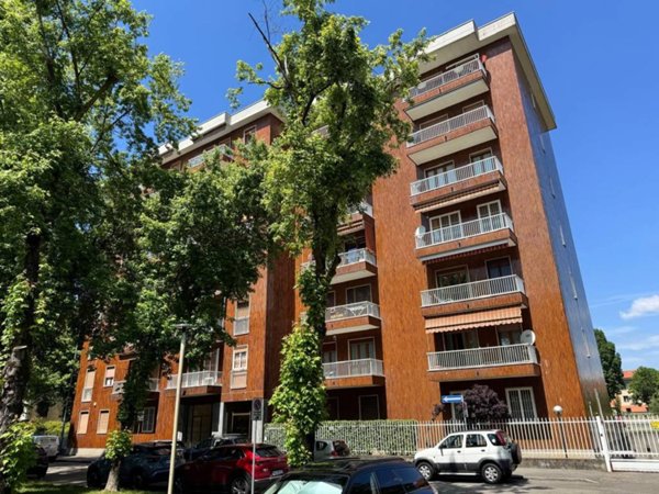 appartamento in vendita a Monza in zona Centro Storico