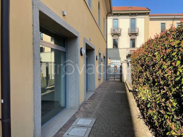negozio in vendita a Monza in zona Centro Storico