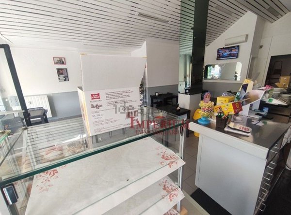 negozio in vendita a Monza
