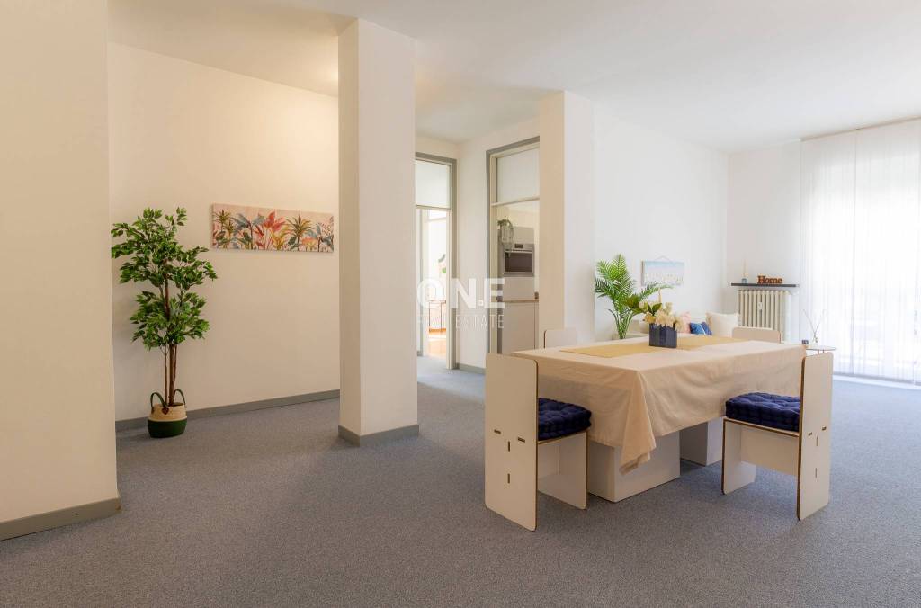 appartamento in vendita a Monza in zona Centro Storico