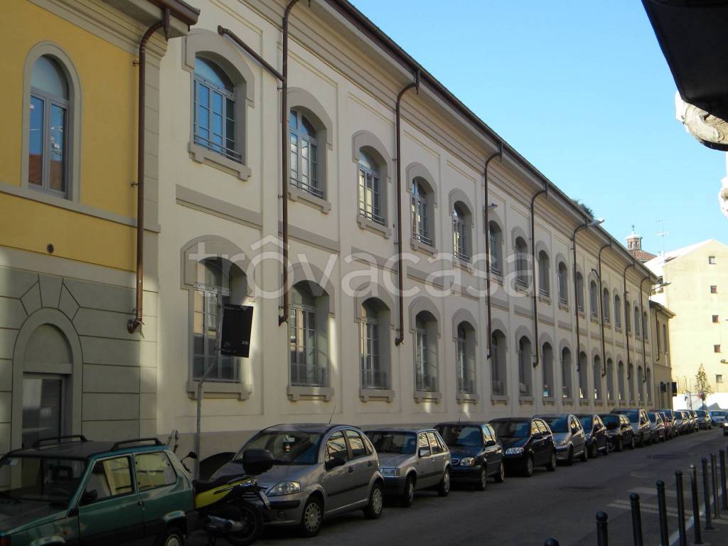 ufficio in vendita a Monza in zona Centro Storico