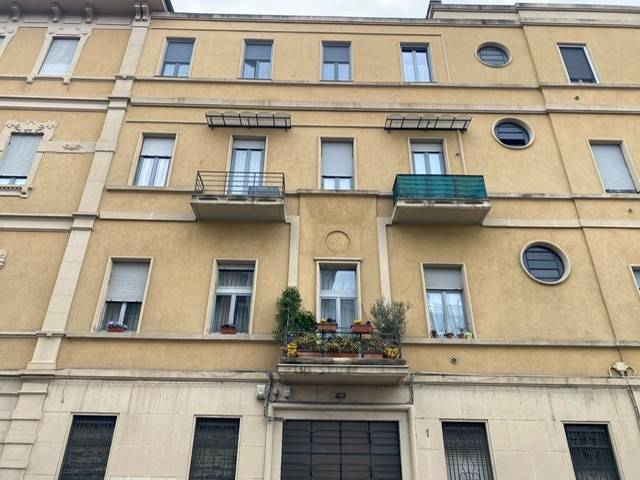 appartamento in vendita a Monza in zona Centro Storico