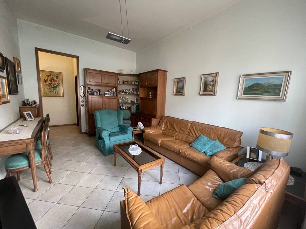 appartamento in vendita a Monza in zona Centro Storico