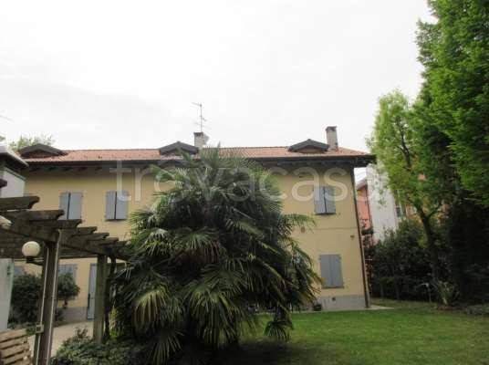 casa indipendente in vendita a Monza