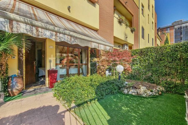 casa indipendente in vendita a Monza
