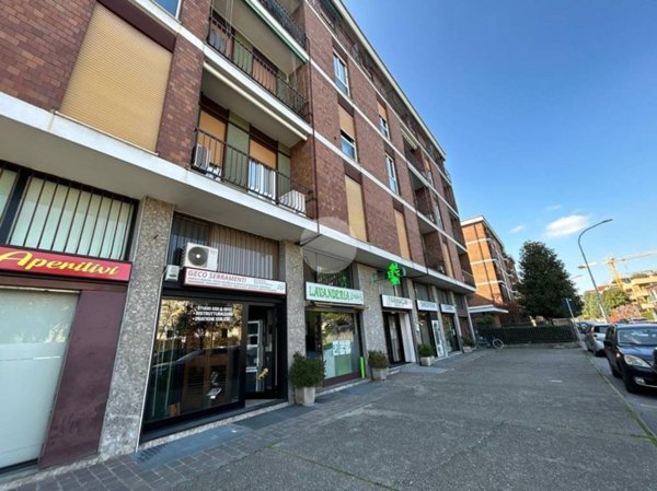 negozio in vendita a Monza