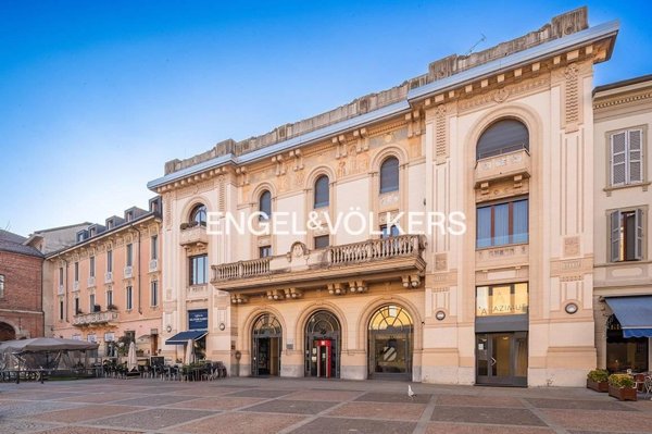appartamento in vendita a Monza in zona Centro Storico