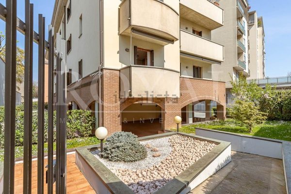 appartamento in vendita a Monza in zona Centro Storico
