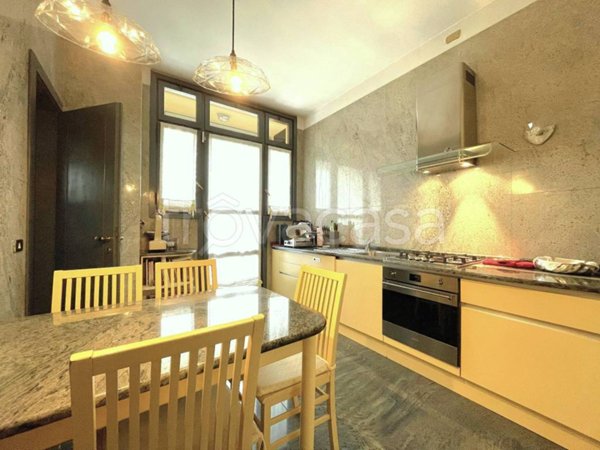 appartamento in vendita a Monza in zona Centro Storico