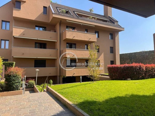 appartamento in vendita a Monza in zona Centro Storico