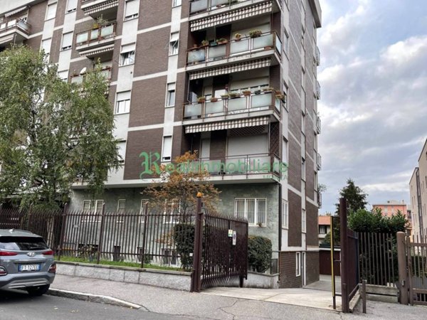 appartamento in vendita a Monza in zona Centro Storico