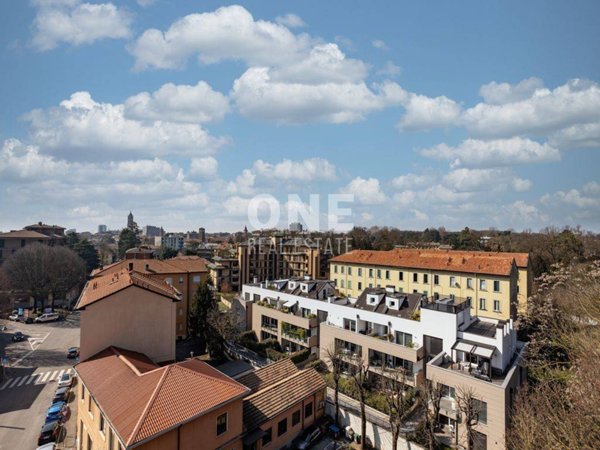 appartamento in vendita a Monza in zona Centro Storico