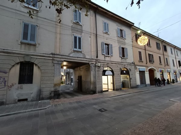 negozio in vendita a Monza in zona Centro Storico