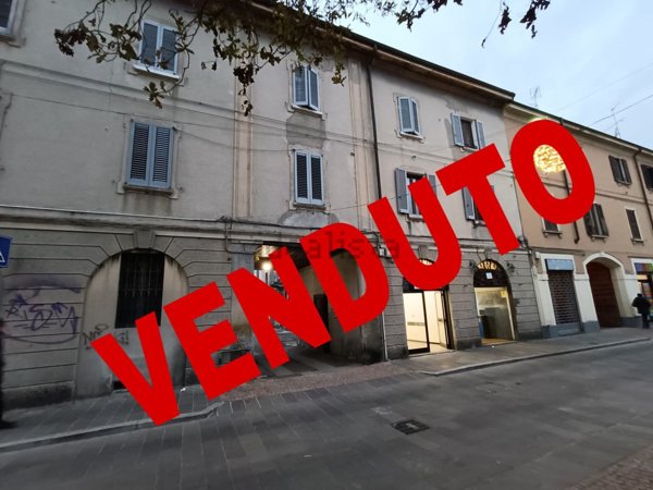 negozio in vendita a Monza in zona Centro Storico