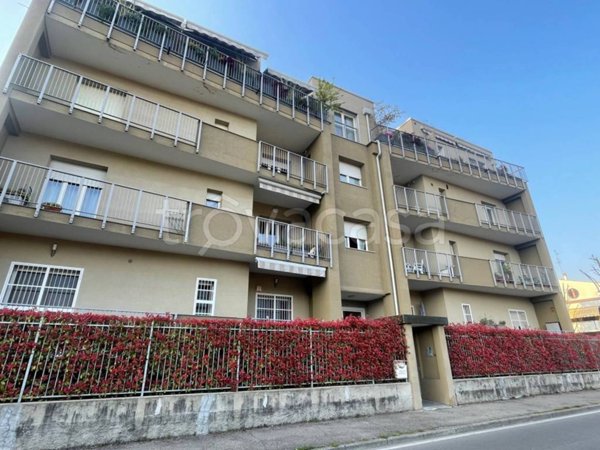 appartamento in vendita a Monza in zona Ospedale San Gerardo