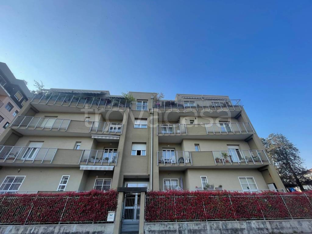 appartamento in vendita a Monza in zona Ospedale San Gerardo