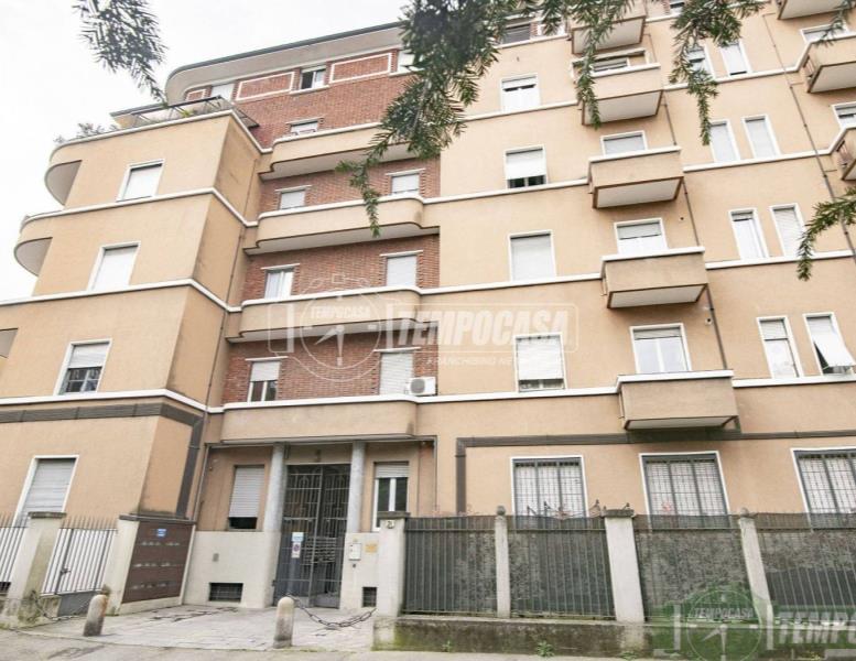 appartamento in vendita a Monza in zona Centro Storico