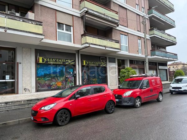 negozio in vendita a Monza