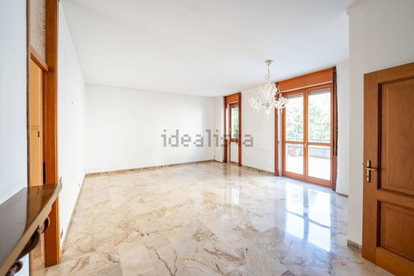 appartamento in vendita a Monza in zona Centro Storico