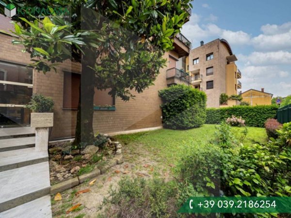 casa indipendente in vendita a Monza in zona Centro Storico