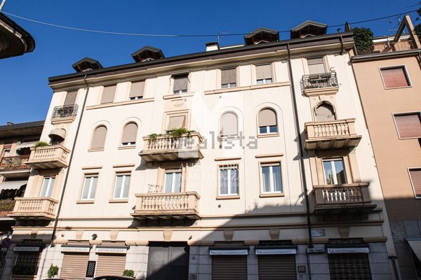 appartamento in vendita a Monza in zona Centro Storico