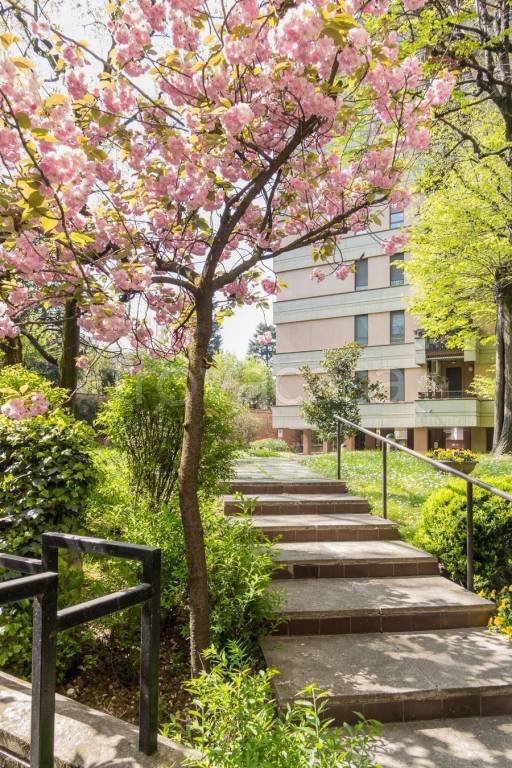 appartamento in vendita a Monza in zona Centro Storico