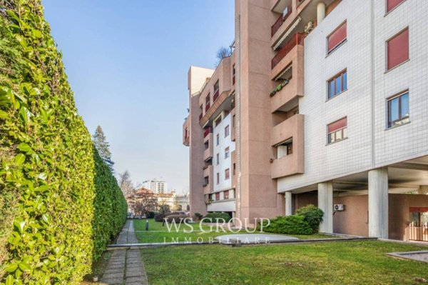 appartamento in vendita a Monza in zona Centro Storico