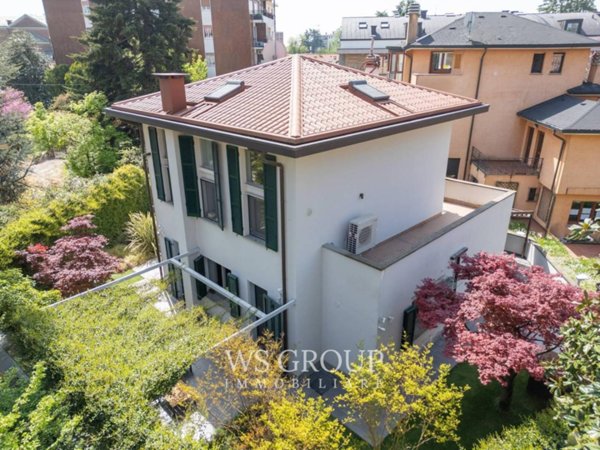 casa indipendente in vendita a Monza in zona Centro Storico