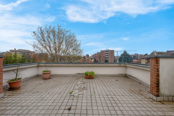 appartamento in vendita a Monza in zona Ospedale San Gerardo