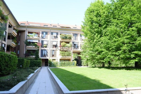 appartamento in vendita a Monza in zona Centro Storico