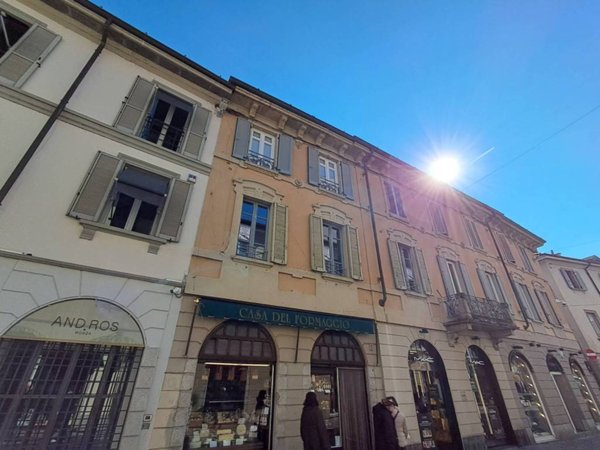 appartamento in vendita a Monza in zona Centro Storico