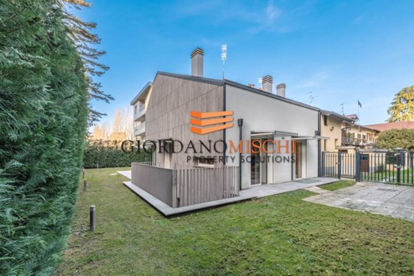 casa indipendente in vendita a Monza