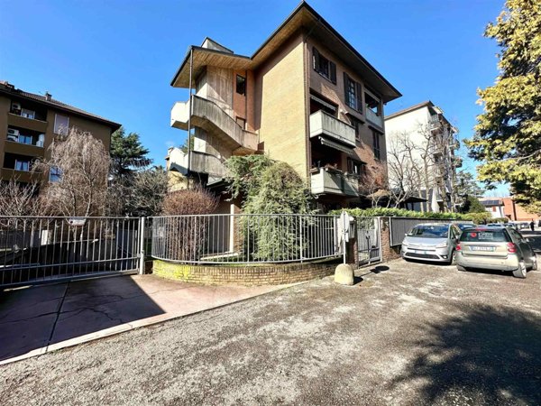 appartamento in vendita a Monza in zona Centro Storico