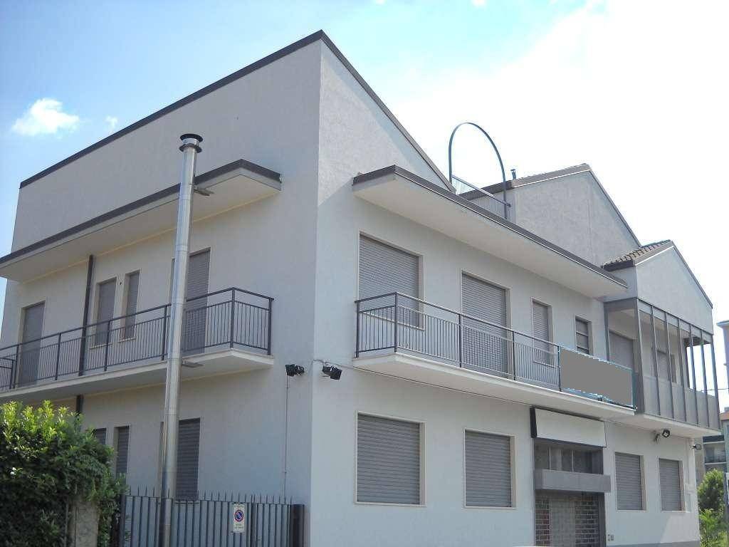 intera palazzina in vendita a Monza