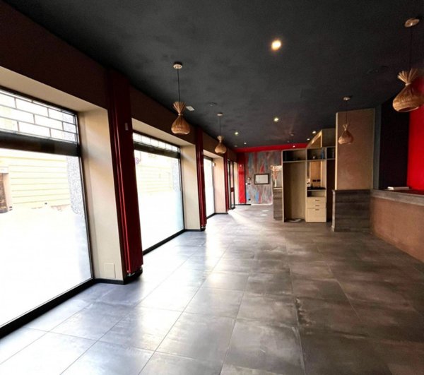 negozio in vendita a Monza in zona Centro Storico