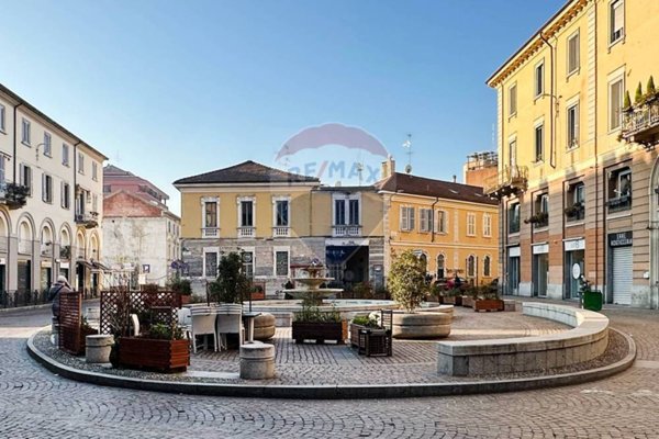 negozio in vendita a Monza