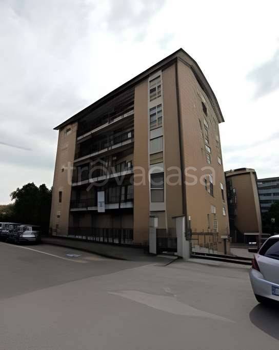 appartamento in vendita a Monza in zona Ospedale San Gerardo