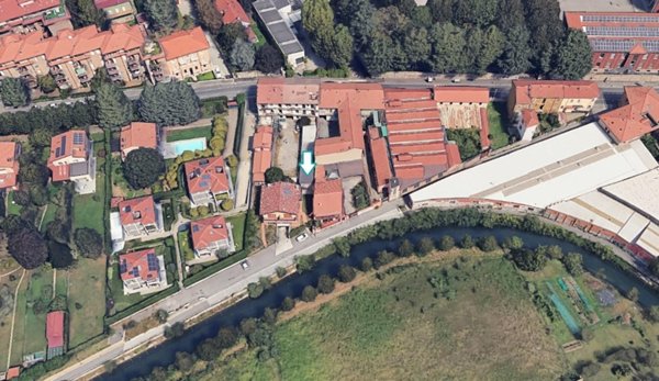 locale di sgombero in vendita a Monza