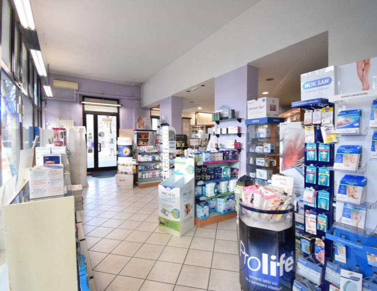 negozio in vendita a Monza