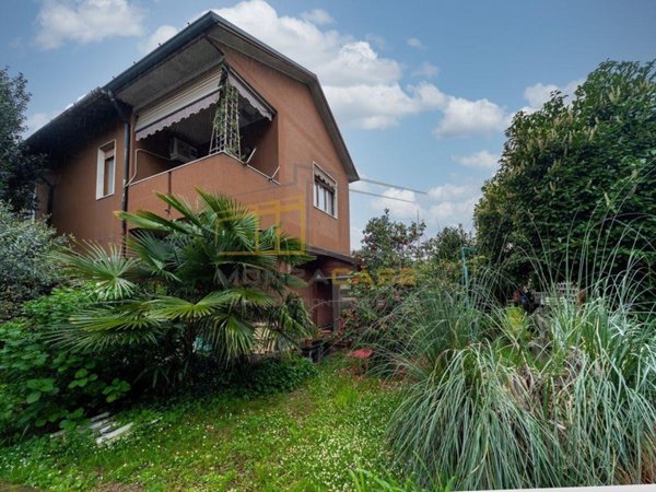 casa indipendente in vendita a Monza