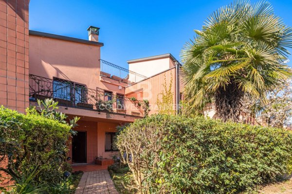 casa indipendente in vendita a Monza